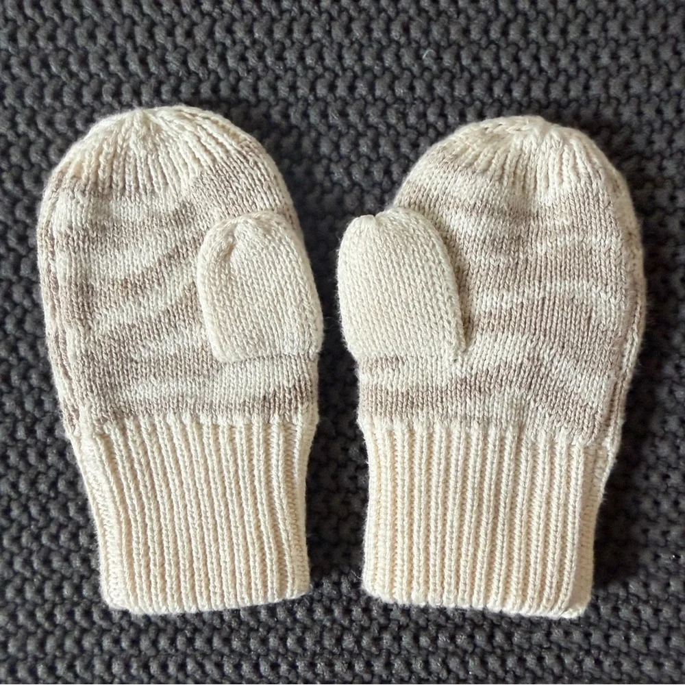 BabyGAP Neutral Zebra Mittens, XS/S